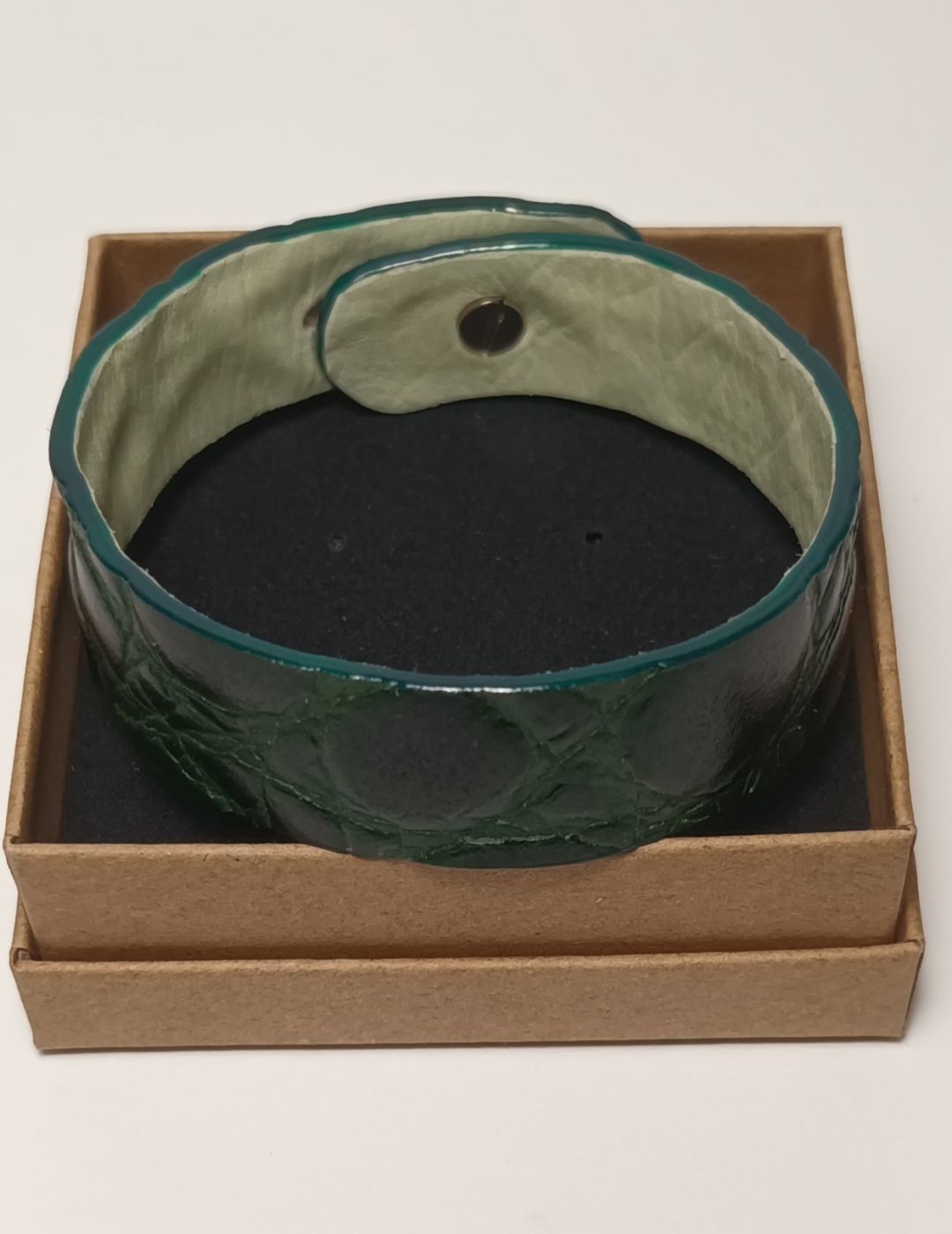 Bracelet effet crocodile vert foncé