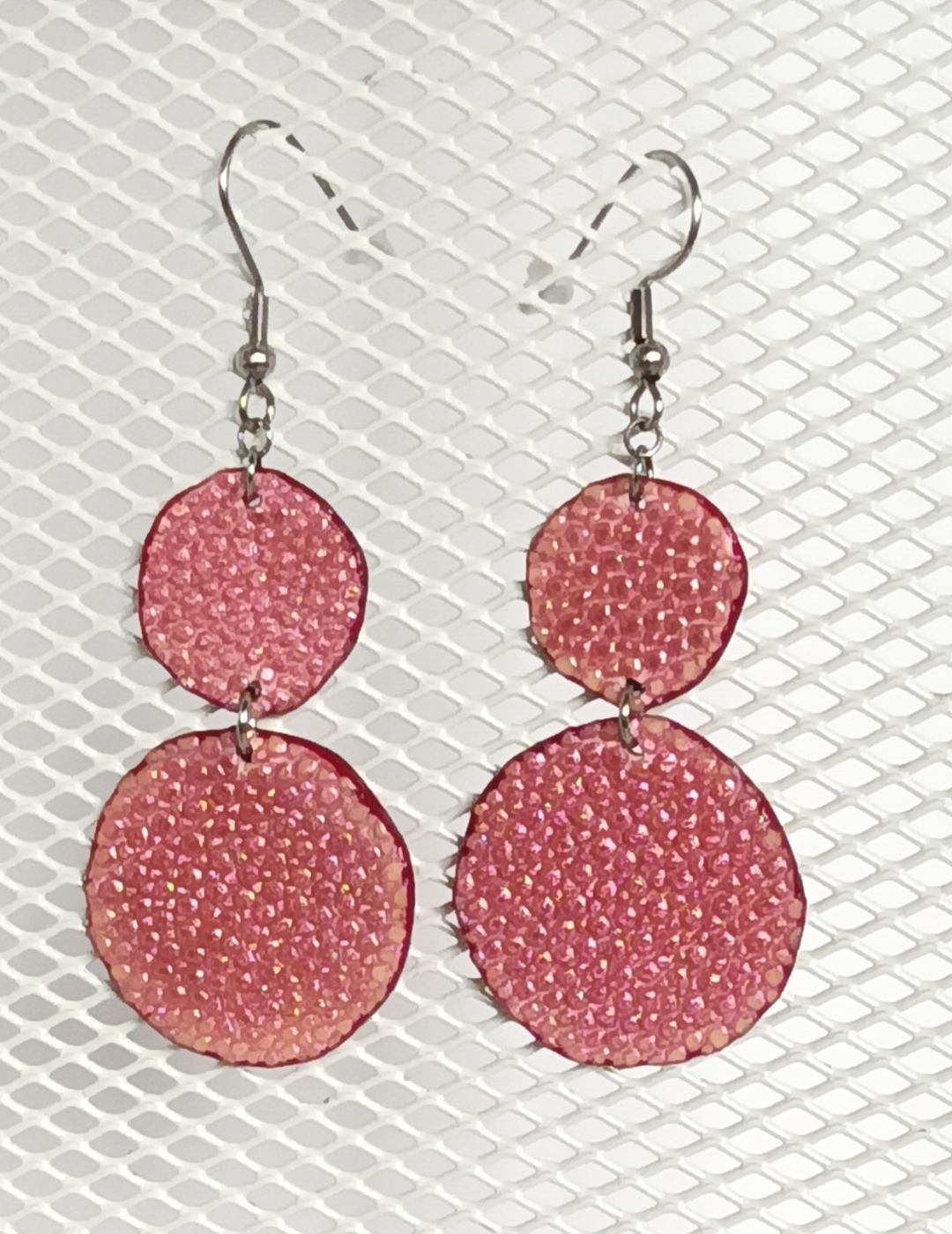 Boucles d’oreilles double rond en galuchat rose métallisé