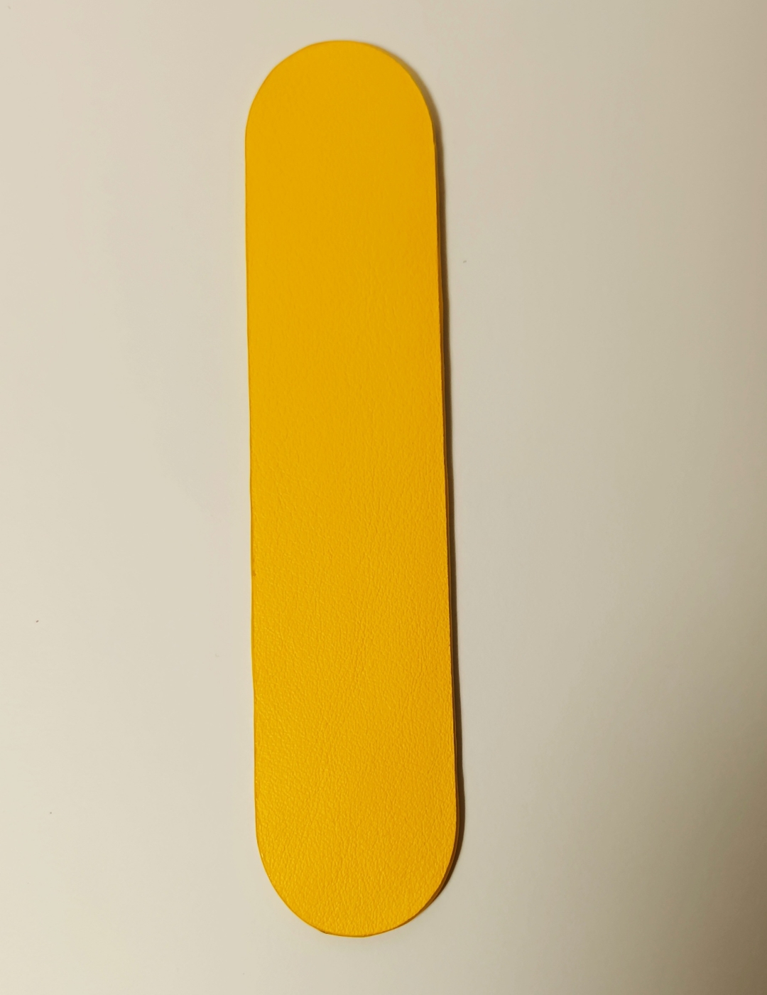 Marque-page jaune et multicolore