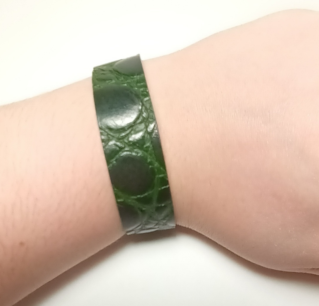 Bracelet effet crocodile vert foncé