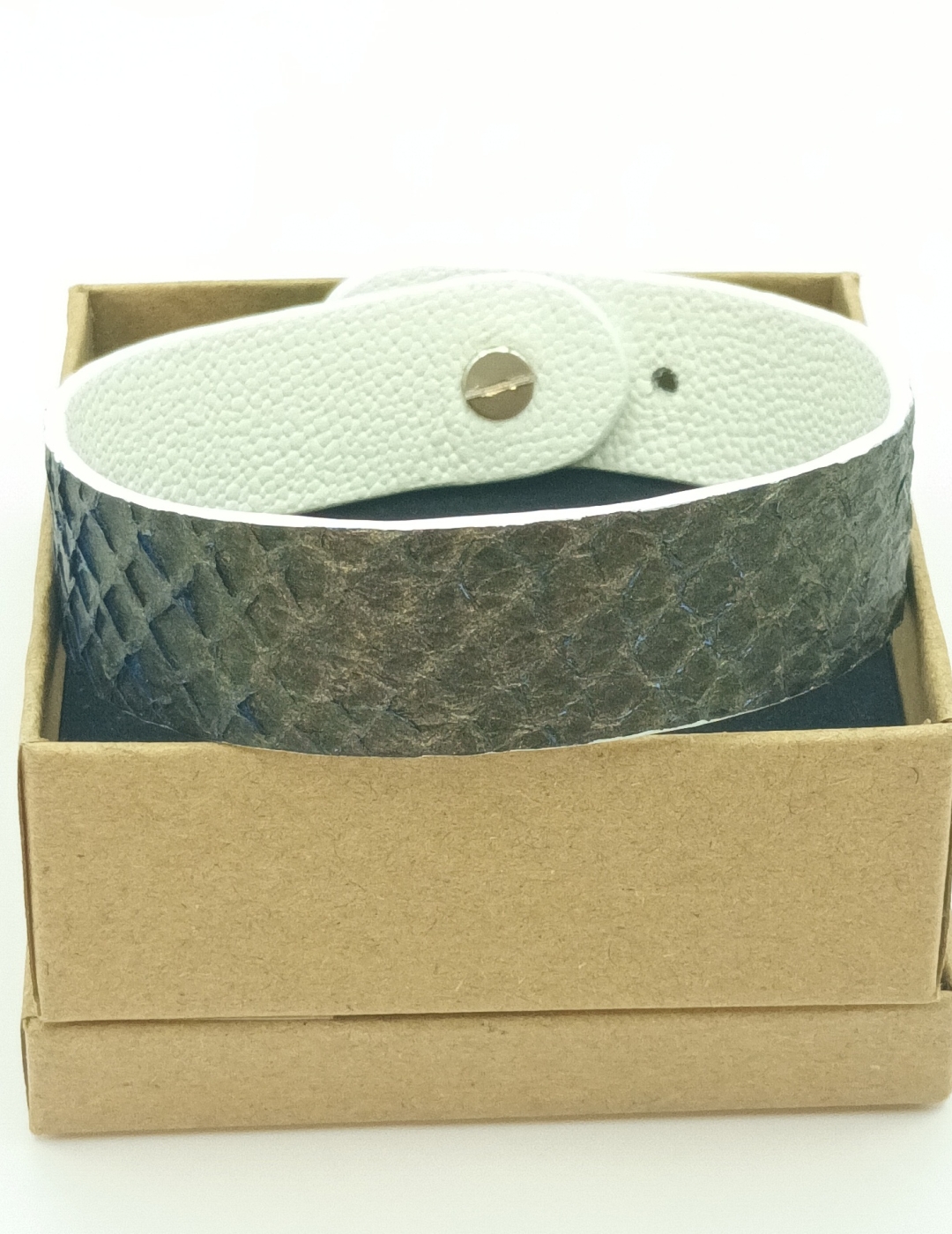 Bracelet bleu aux reflets bronze et blanc en saumon