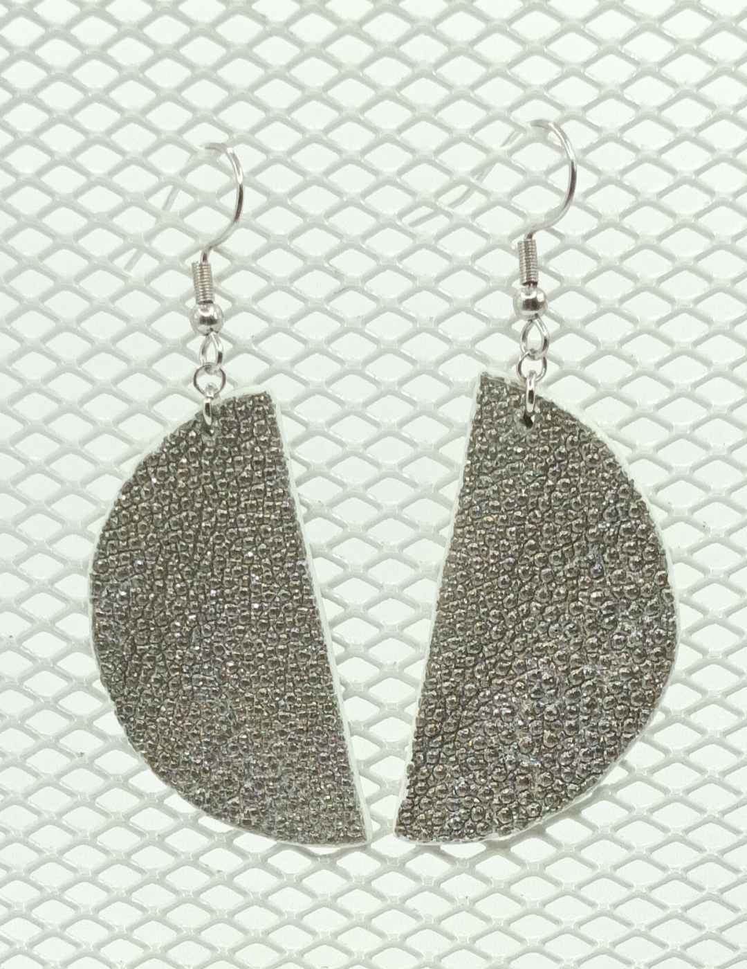 Boucles d’oreilles demi-lune en galuchat argent