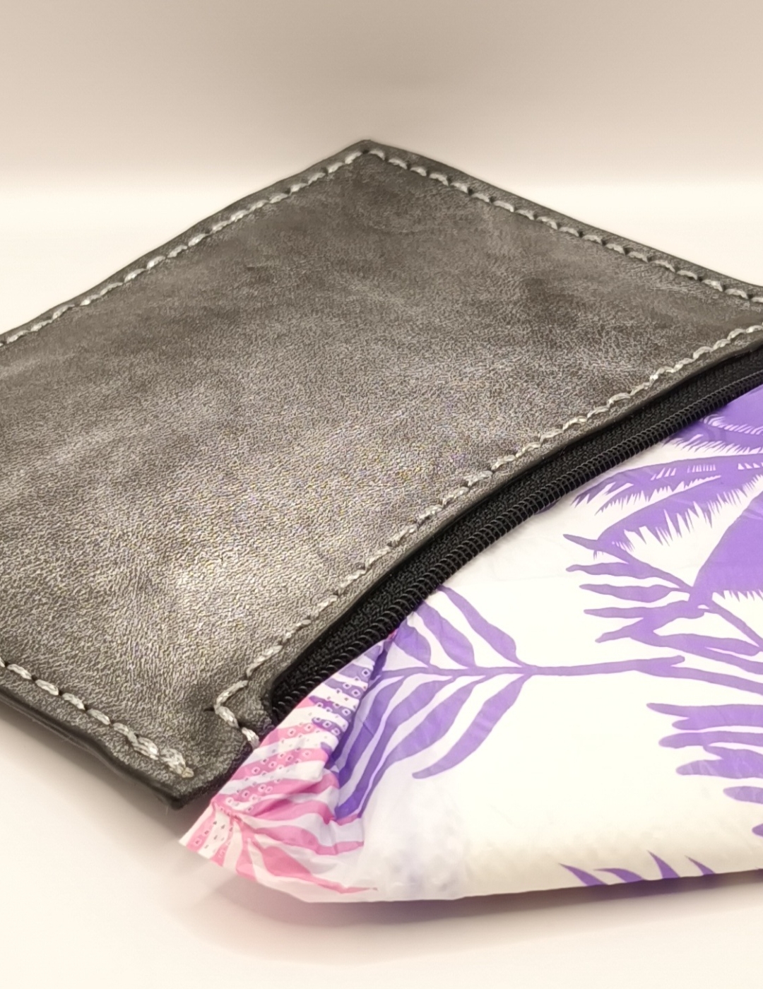 Porte-monnaie argent foncé et noir