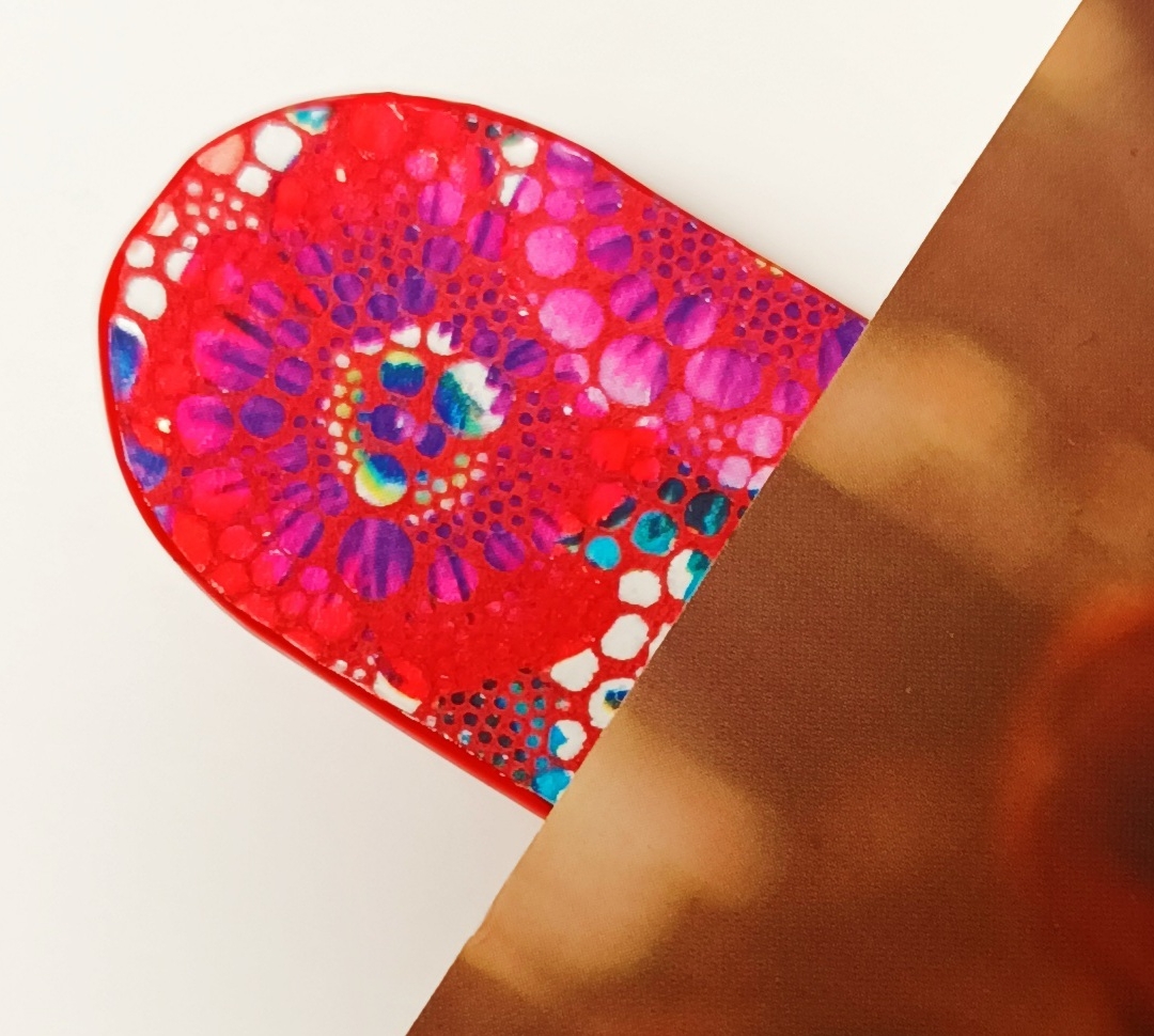 Marque-page rouge fleuri et rouge