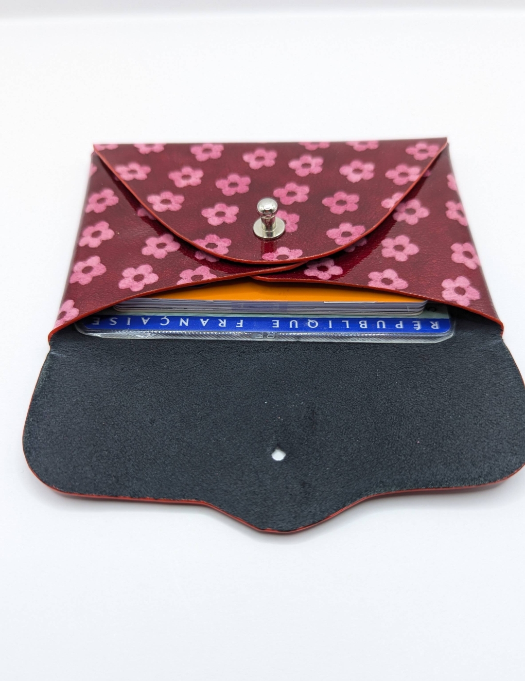 Porte-cartes Rouge à petites fleurs rose