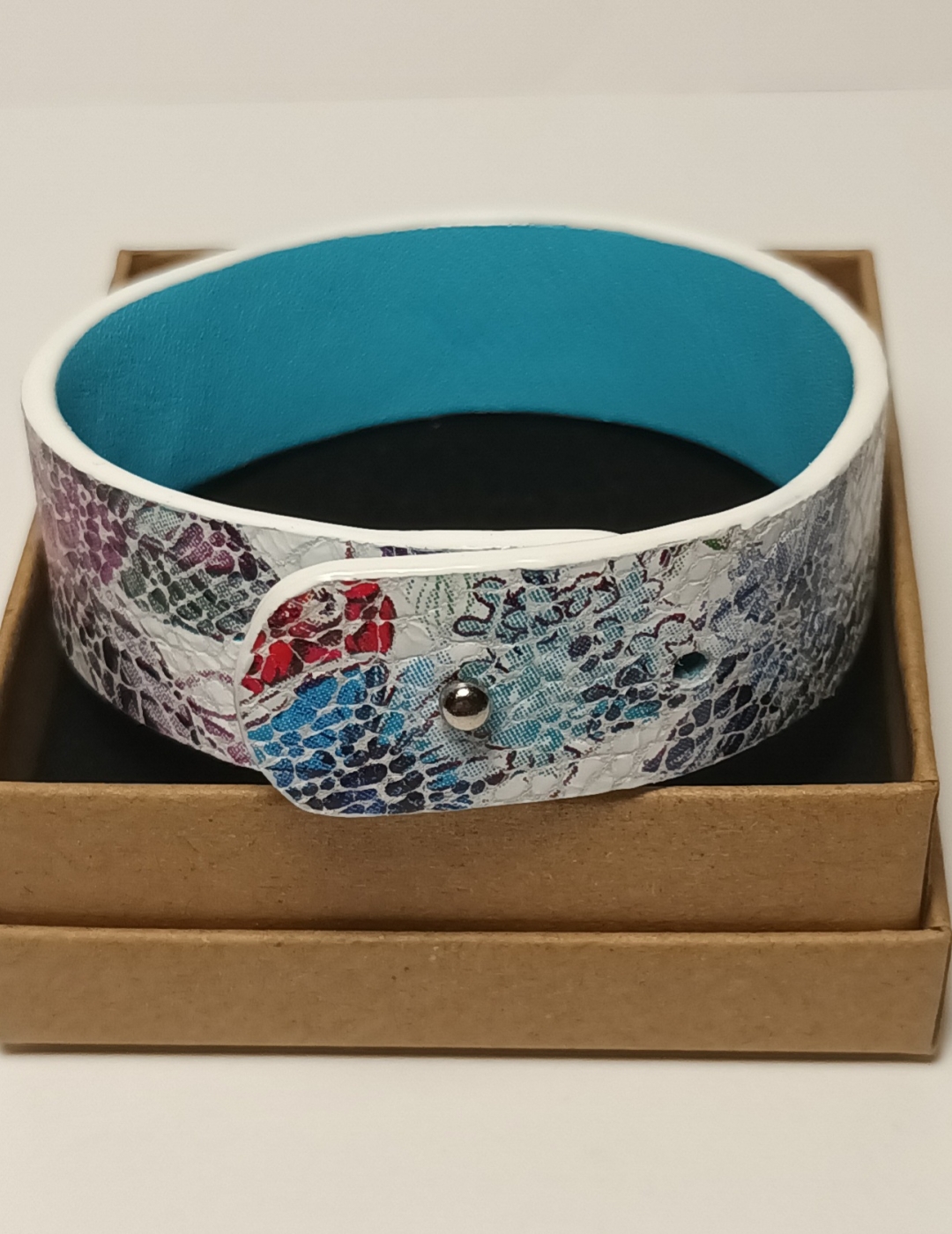 Bracelet fleuri pastel effet céramique