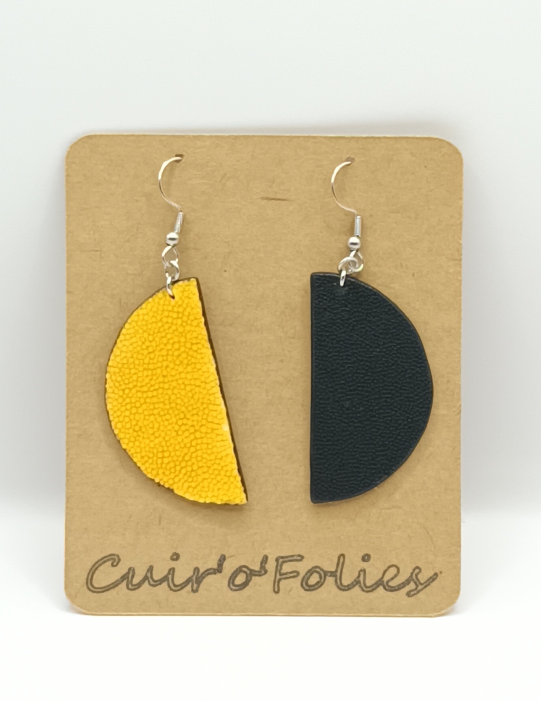 Boucles d’oreilles demi-lune en galuchat jaune
