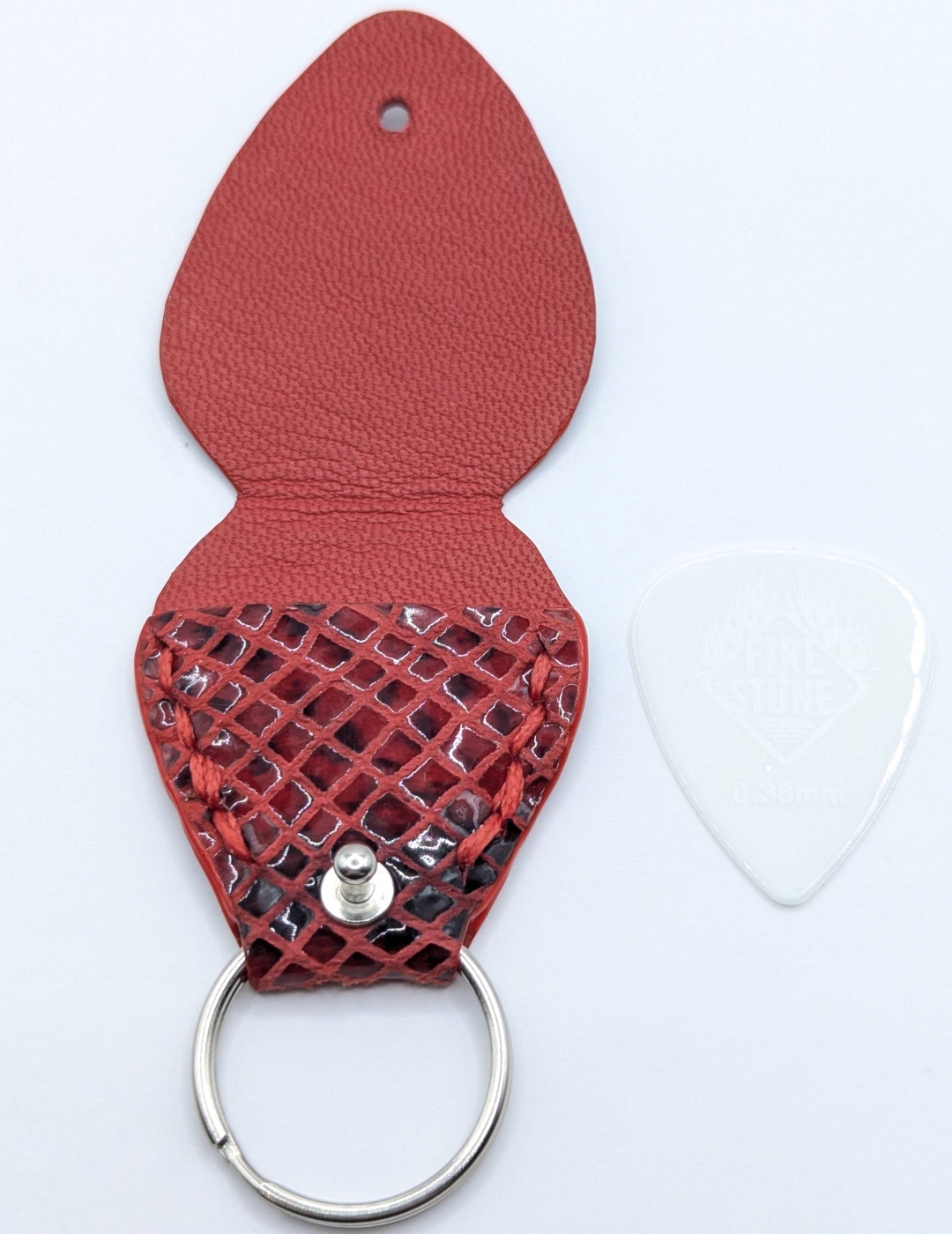 Étui à médiator Rouge et noir imitation serpent