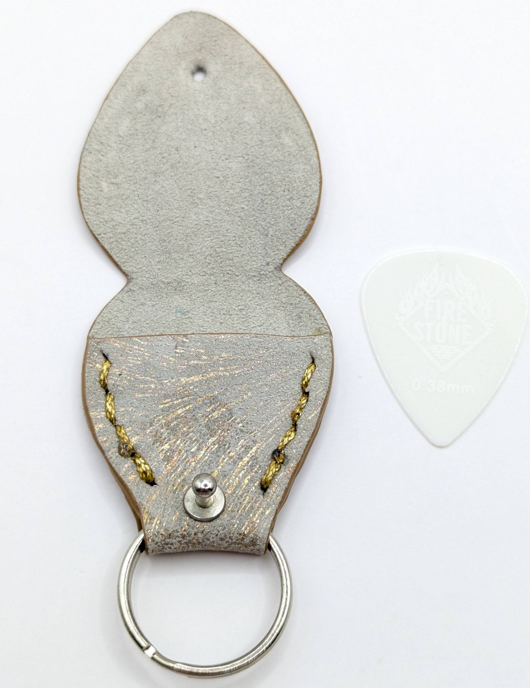 Étui à médiator Beige imitation léopard doré