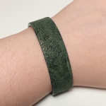 Bracelet vert forêt brillant