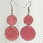 Boucles d’oreilles double rond en galuchat rose métallisé