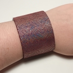 Bracelet Manchette bordeaux pailletée