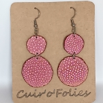 Boucles d’oreilles double rond en galuchat rose métallisé