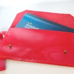 Pochette rouge vernis et rouge