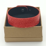 Bracelet rouge mat en saumon et noir