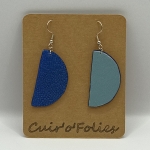 Boucles d’oreilles demi-lune en galuchat bleu foncé