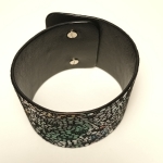 Bracelet Manchette fleurie noire