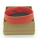 Bracelet rouge mat en saumon