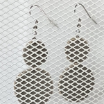 Boucles d’oreilles double rond en galuchat gris beige