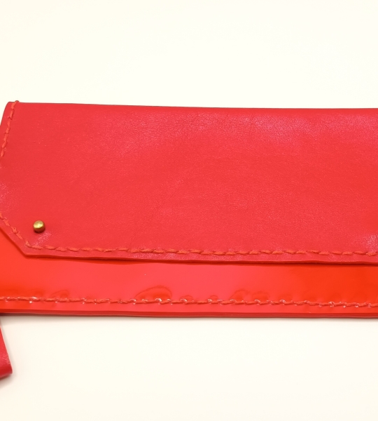 Pochette rouge vernis et rouge