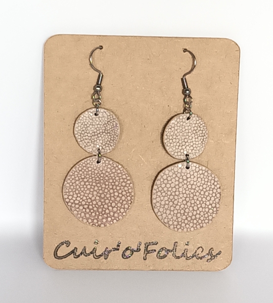 Boucles d’oreilles double rond en galuchat gris beige